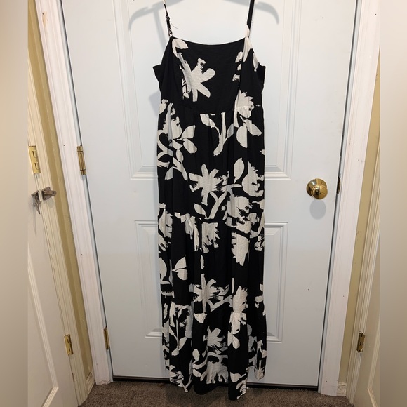 Women’s Nine West Tiered Black and White Patterned Maxi Dress - Picture 1 of 5